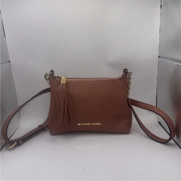 MICHAEL KORS Bedford Leather Crossbody Bag - Picture 2 of 15